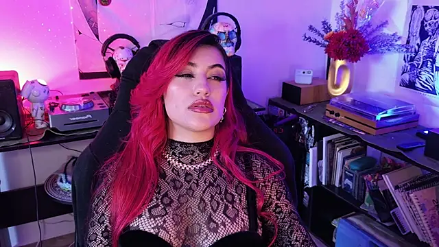 Snapshot of eva_mendexx chatting on 05/10/26, 10:37 eva mendexx online show from 05/10/26, 10:37