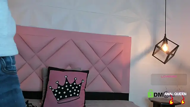 Snapshot of Caroline_daring chatting on 05/01/26, 11:48 Caroline daring online show from 05/01/26, 11:48