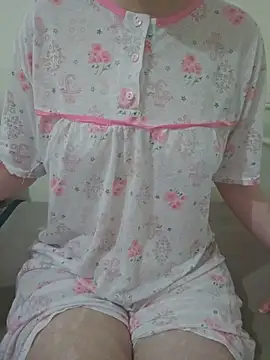 Snapshot of Lamya-dalo3a chatting on 05/26/26, 01:34 Lamya-dalo3a online show from 05/26/26, 01:34