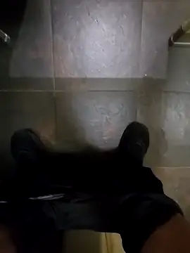 Snapshot of maxelbueno chatting on 10/04/25, 04:38 maxelbueno online show from 10/04/25, 04:38