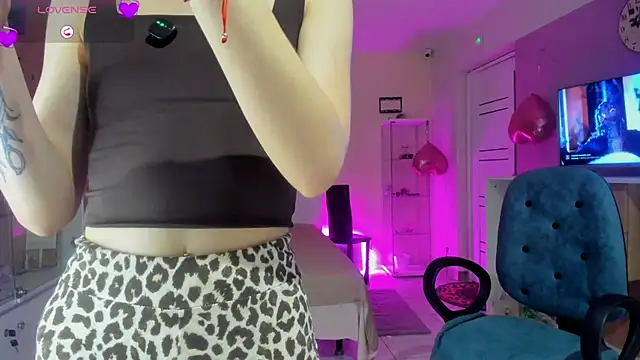 Snapshot of dark_summer chatting on 05/06/26, 06:13 dark summer online show from 05/06/26, 06:13