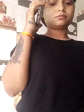 Hot-Pooja25 online show from 04/26/26, 02:09