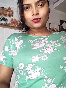 Hot-Pooja25 online show from 04/28/26, 02:38