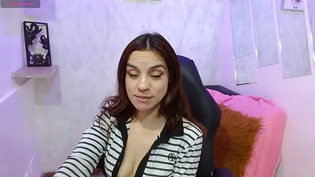 KendallWood  online show from 09/11/25, 09:59