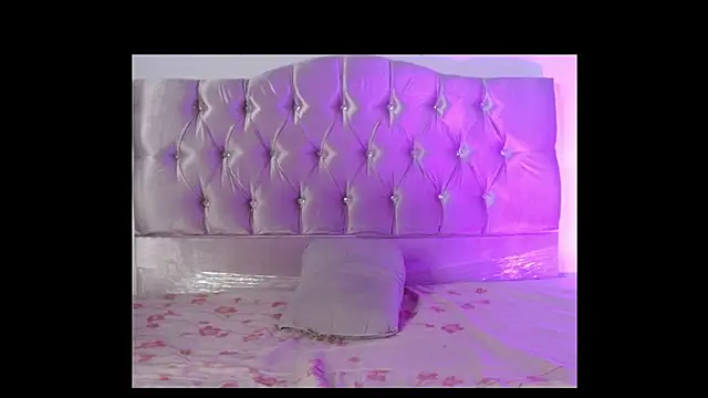 hot people1 online show from 06/21/26, 02:25