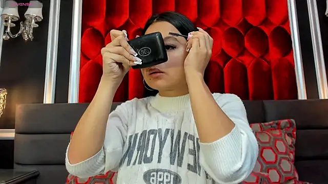 SharonBonet online show from 11/17/25, 01:28