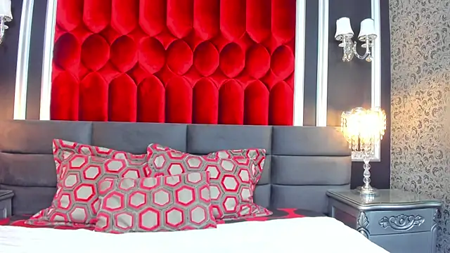 SharonBonet online show from 12/04/25, 12:03