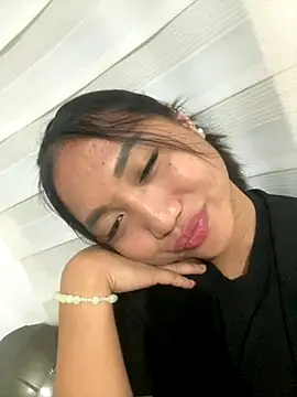 Snapshot of cassie_cakes chatting on 09/14/25, 05:56 cassie cakes online show from 09/14/25, 05:56