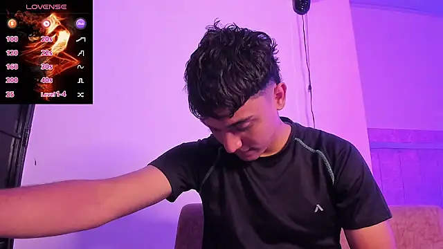 Snapshot of Austin_Cardieff_ chatting on 09/27/25, 03:44 Austin Cardieff  online show from 09/27/25, 03:44