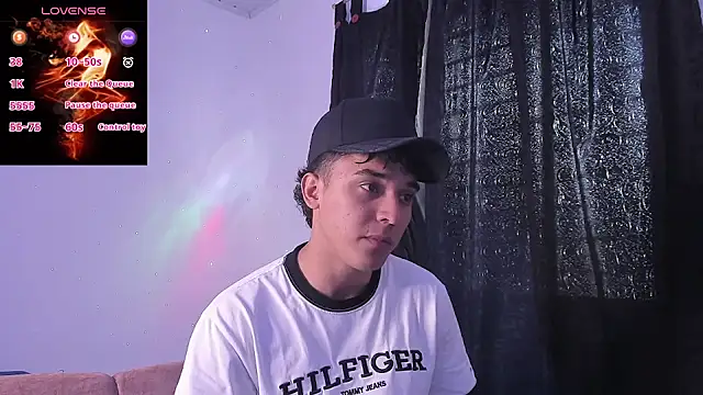 Snapshot of Austin_Cardieff_ chatting on 10/10/25, 08:08 Austin Cardieff  online show from 10/10/25, 08:08