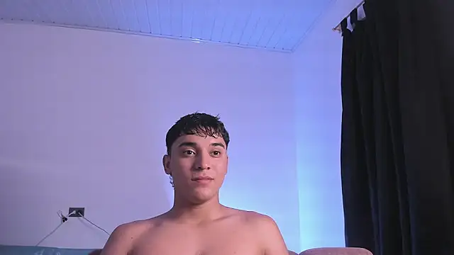 Snapshot of Austin_Cardieff_ chatting on 10/25/25, 02:41 Austin Cardieff  online show from 10/25/25, 02:41