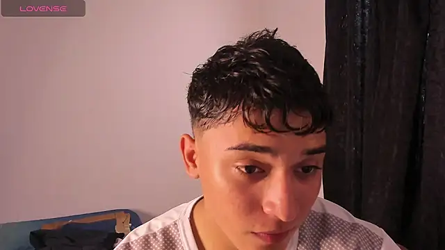 Austin Cardieff  online show from 11/04/25, 07:57