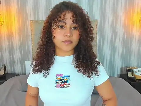 Sofiapassionne online show from 03/10/26, 01:49