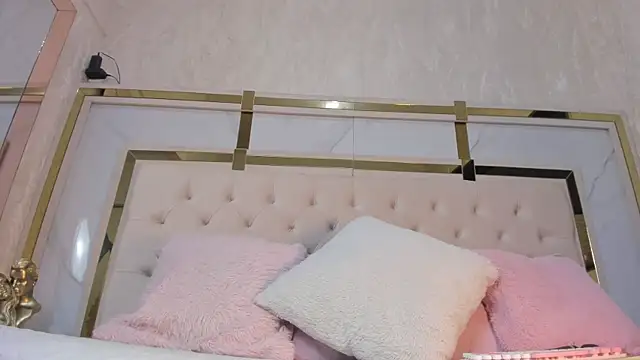 Cameron Hearts online show from 12/19/25, 12:23