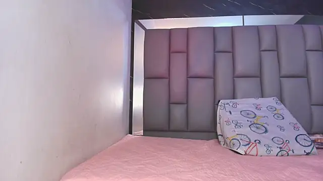 kissme luna online show from 11/18/25, 07:18