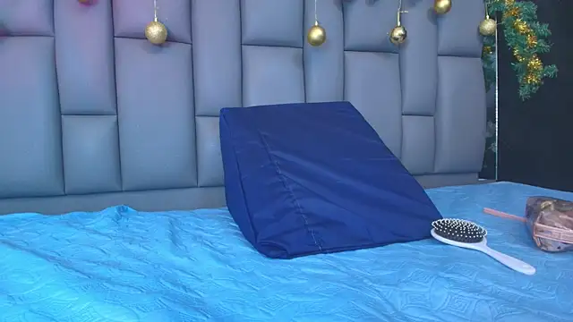 kissme luna online show from 12/19/25, 07:10