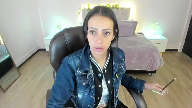 Snapshot of Mariam_Lopez__ chatting on 06/11/26, 02:53 Mariam Lopez online show from 06/11/26, 02:53