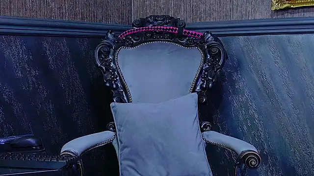 TiffanySia online show from 10/30/25, 05:20