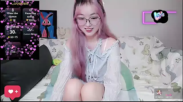 Snapshot of baby-yaya20 chatting on 10/19/25, 08:42 baby-yaya20 online show from 10/19/25, 08:42