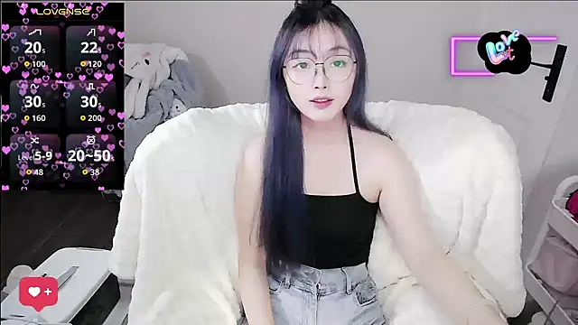 Snapshot of baby-yaya20 chatting on 11/15/25, 08:22 baby-yaya20 online show from 11/15/25, 08:22