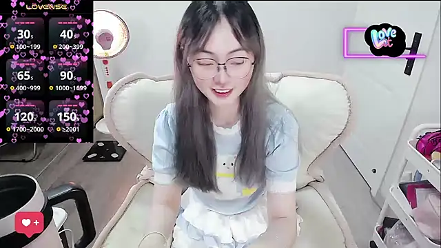 Snapshot of baby-yaya20 chatting on 02/15/26, 01:09 baby-yaya20 online show from 02/15/26, 01:09