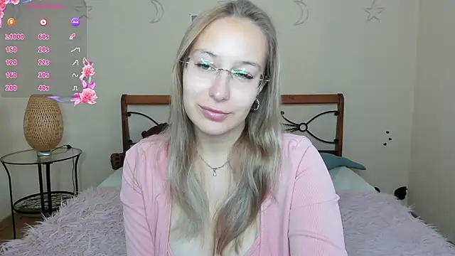 Snapshot of dina_sunshine chatting on 10/17/25, 03:10 dina sunshine online show from 10/17/25, 03:10