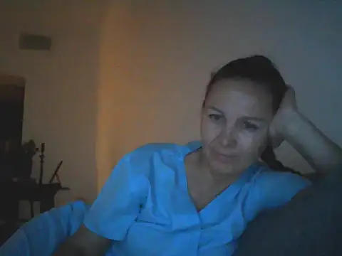 Avelinii online show from 05/11/26, 03:07