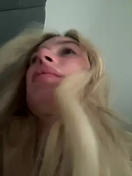 SexySaraxxoo online show from 03/29/26, 01:44