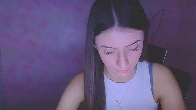 Snapshot of AlisaBubbles chatting on 10/12/25, 12:37 AlisaBubbles online show from 10/12/25, 12:37