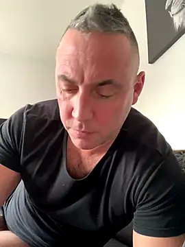Snapshot of Marronglace1 chatting on 12/16/25, 02:44 Marronglace1 online show from 12/16/25, 02:44
