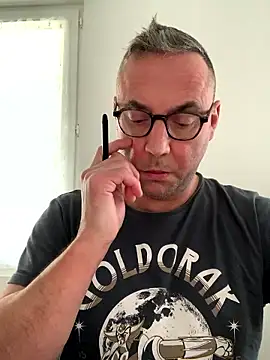 Snapshot of Marronglace1 chatting on 01/15/26, 11:48 Marronglace1 online show from 01/15/26, 11:48