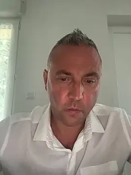 Snapshot of Marronglace1 chatting on 05/05/26, 01:08 Marronglace1 online show from 05/05/26, 01:08