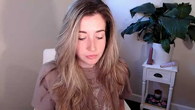 SuggestiveBehavior online show from 10/06/25, 01:52