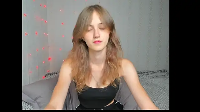 Snapshot of dreamy_pollyyy chatting on 07/15/26, 07:41 dreamy pollyyy online show from 07/15/26, 07:41