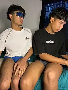 Snapshot of Leopard_play chatting on 11/15/25, 11:29 Leopard play online show from 11/15/25, 11:29