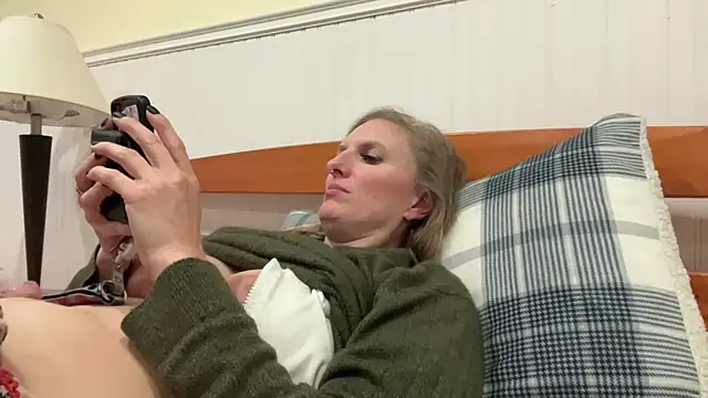 bubblytempest online show from 10/18/25, 05:21