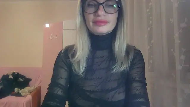 KarelliaStar online show from 10/25/25, 03:51