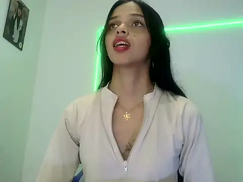Snapshot of lucy_babyy chatting on 09/29/25, 03:28 lucy babyy online show from 09/29/25, 03:28