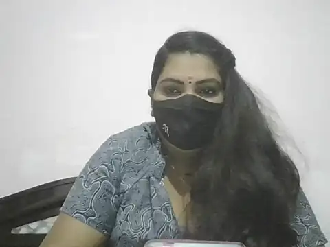 Snapshot of Nisha-telugu chatting on 09/21/25, 06:31 Nisha-telugu online show from 09/21/25, 06:31