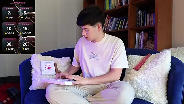 tightncuteass online show from 04/24/26, 08:00