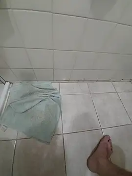 Snapshot of RoddieX chatting on 10/04/25, 03:32 RoddieX online show from 10/04/25, 03:32