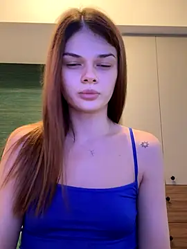 selenatress online show from 09/26/25, 04:00