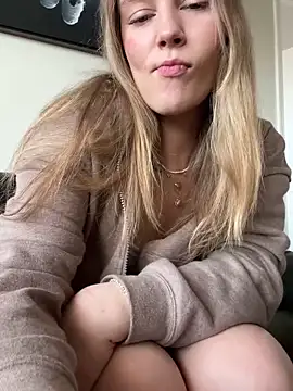 AllesandraLove online show from 02/01/26, 07:56