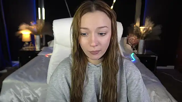 FoxyMayy online show from 12/01/25, 02:11