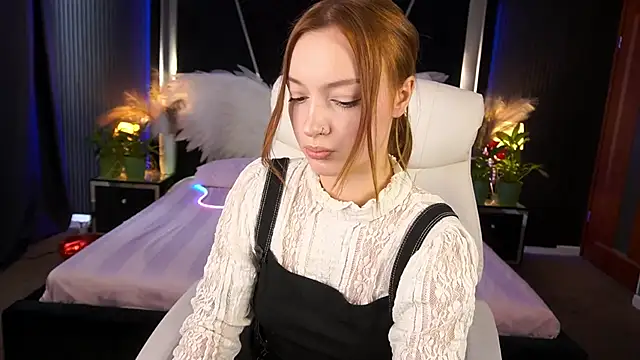 Snapshot of FoxyMayy chatting on 06/04/26, 12:55 FoxyMayy online show from 06/04/26, 12:55