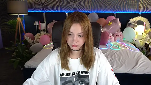 Snapshot of FoxyMayy chatting on 07/15/26, 05:45 FoxyMayy online show from 07/15/26, 05:45