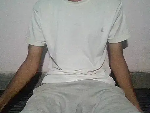 Snapshot of ash706339 chatting on 09/14/25, 08:35 ash706339 online show from 09/14/25, 08:35