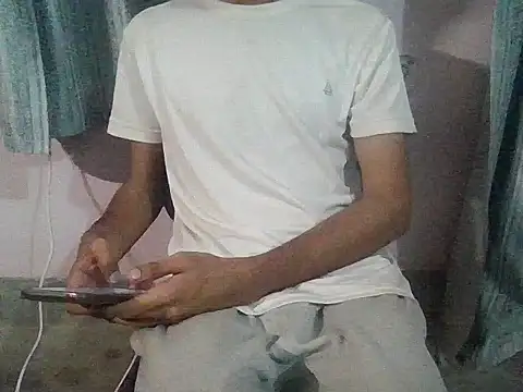 Snapshot of ash706339 chatting on 09/15/25, 05:46 ash706339 online show from 09/15/25, 05:46