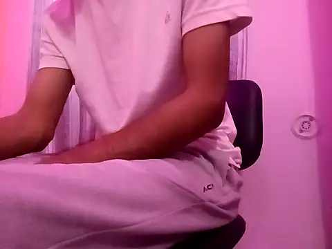 Snapshot of ash706339 chatting on 09/26/25, 09:24 ash706339 online show from 09/26/25, 09:24