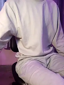 Snapshot of ash706339 chatting on 12/21/25, 06:42 ash706339 online show from 12/21/25, 06:42